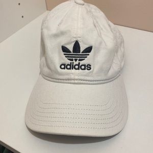 White Adidas Hat ⭐️NEVER WORN⭐️